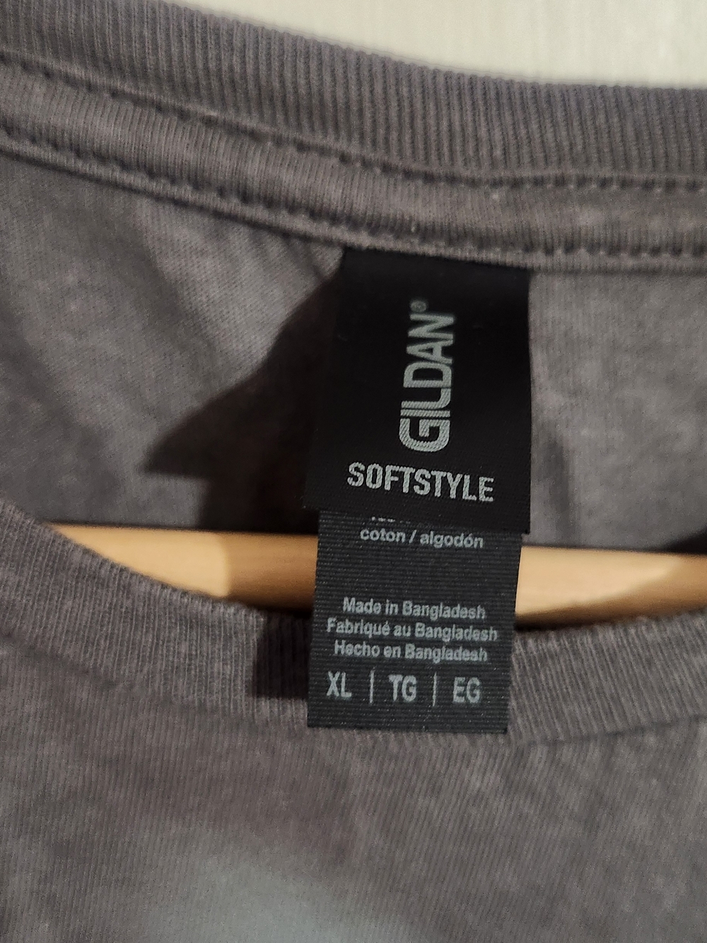 Gildan Softstyle Gray Crewneck T‑Shirt - Picture 4 of 6